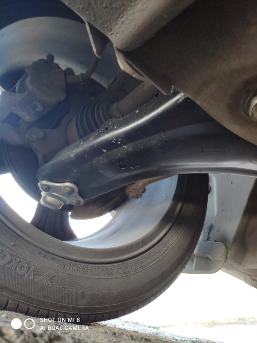 Renault Fluence вид снизу