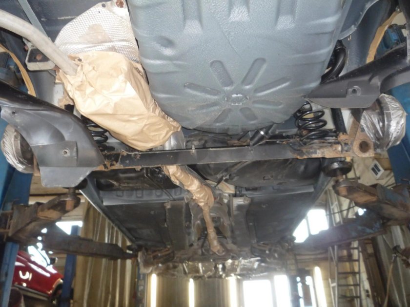 Комплект защиты на днище ИС 250 2006