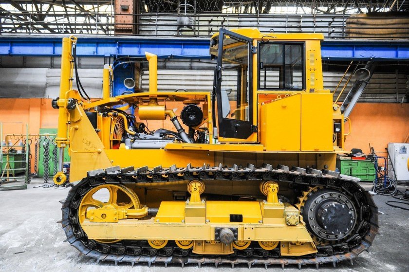 Бульдозер чтз б10м