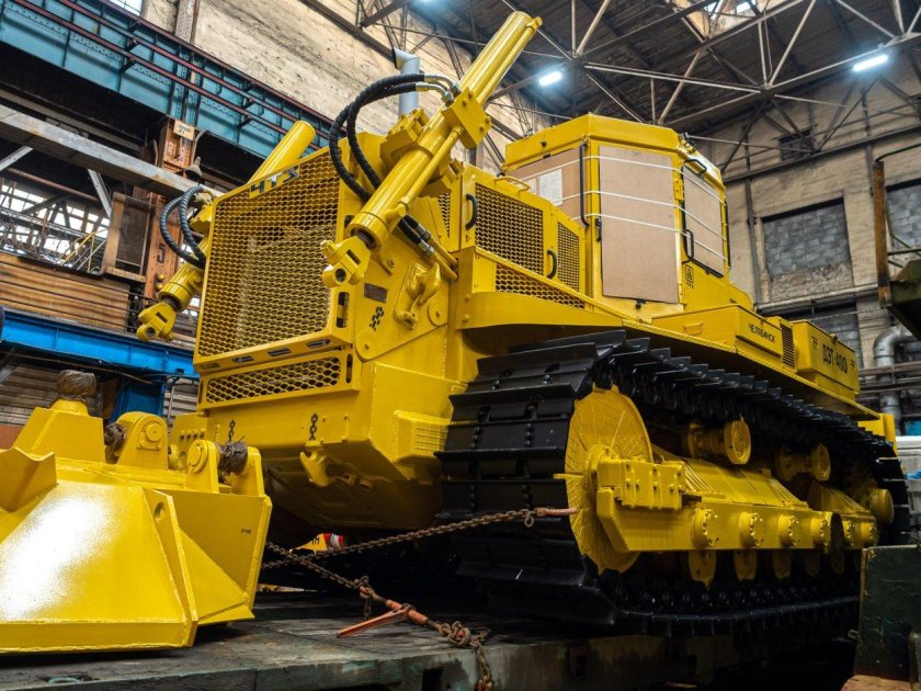 Трактор ЧТЗ-УРАЛТРАК