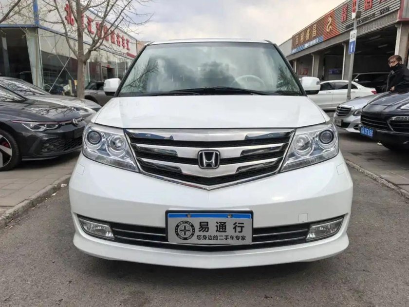 Автомобиль honda