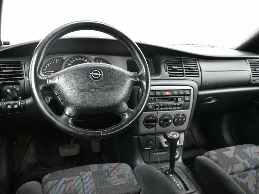 Opel Vectra b 1998 салон