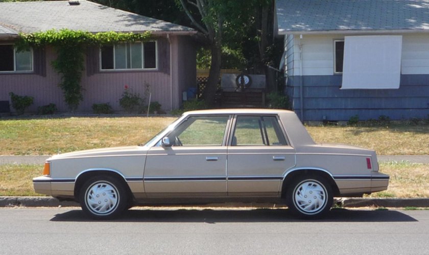 Додж Ариес 1983