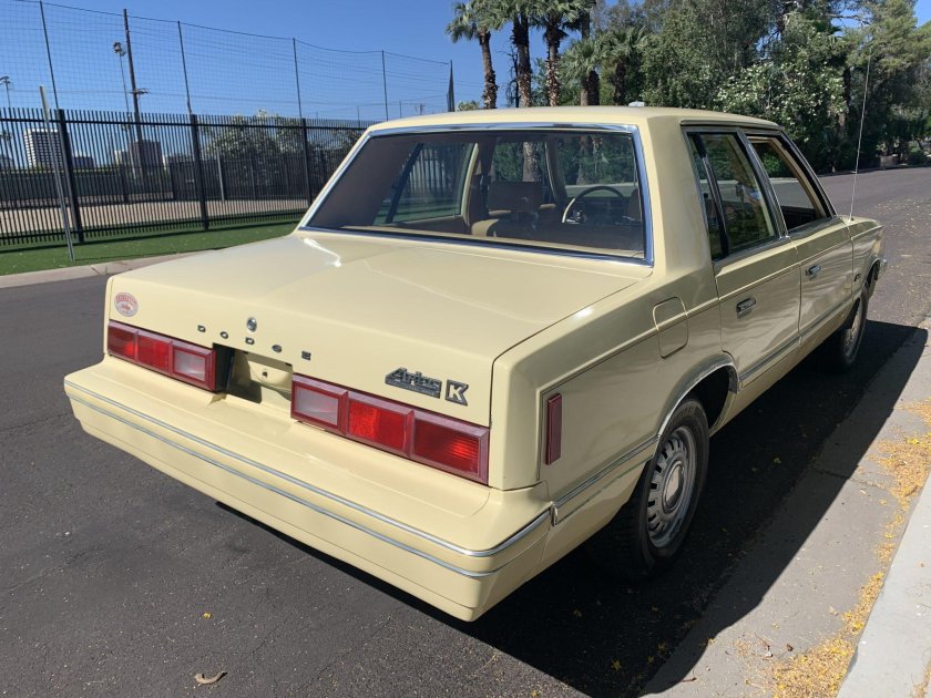 Додж ариес 1983