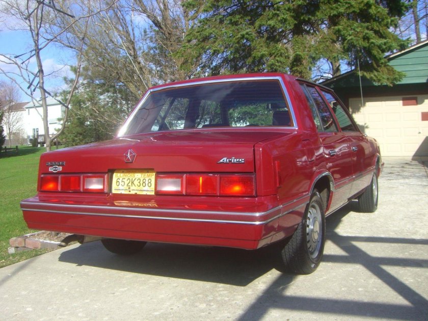 Додж Ариес 1983