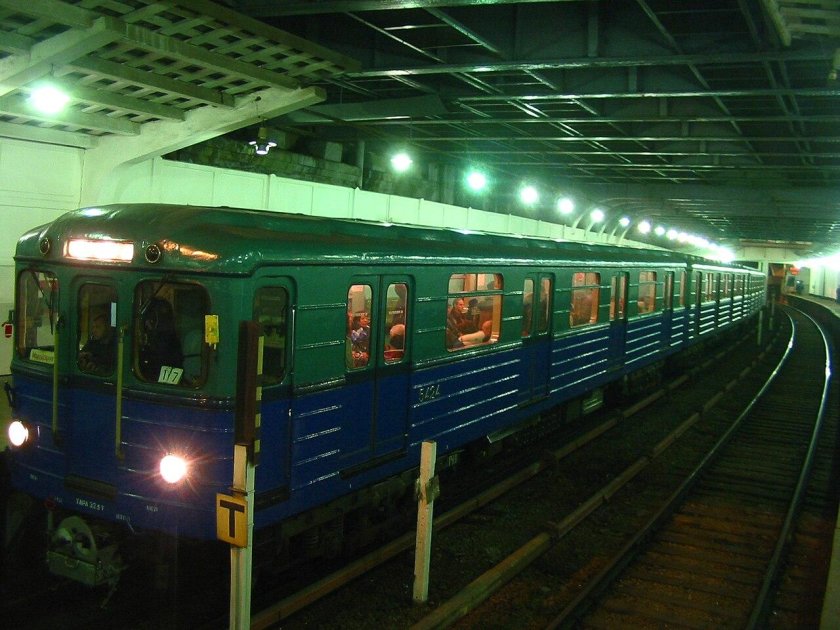 Метровагон 81-715