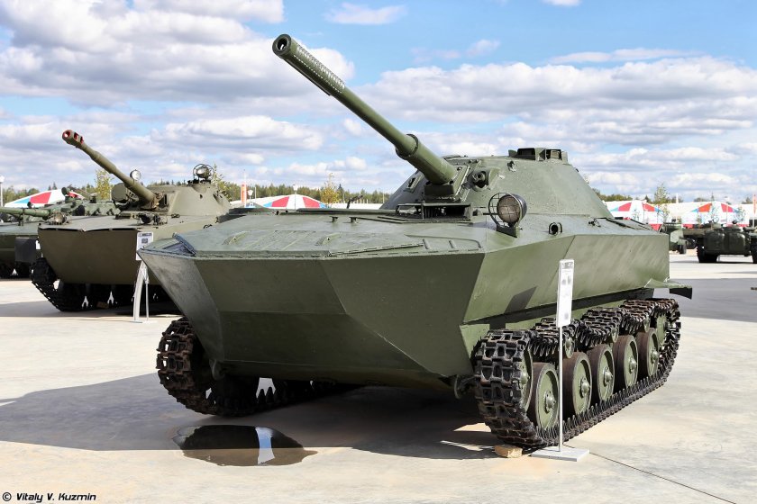 Лёгкий плавающий танк к-90