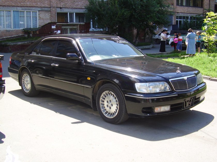 Nissan President 2000