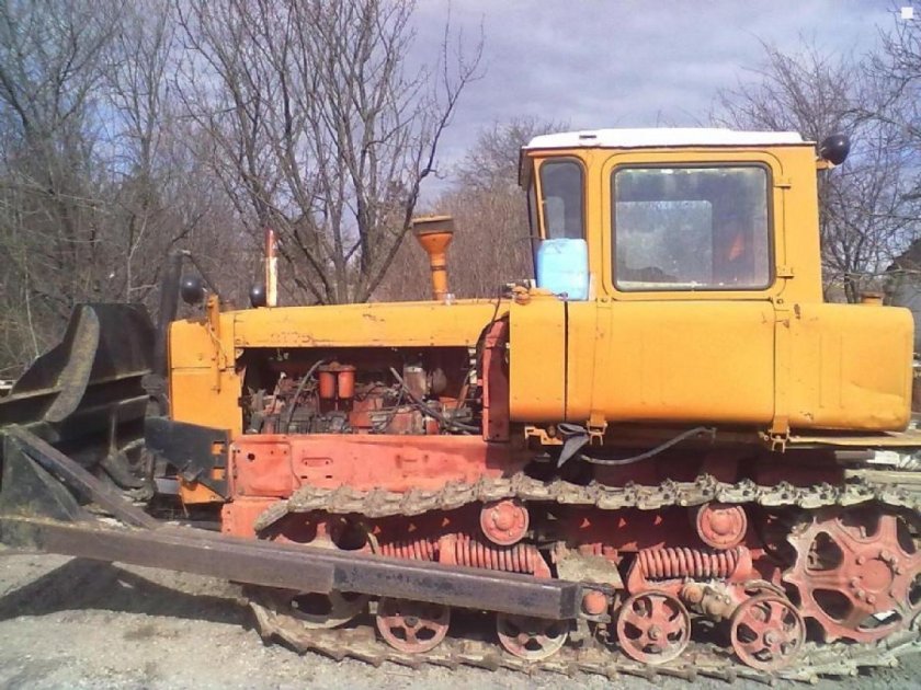 ДТ-75 бульдозер