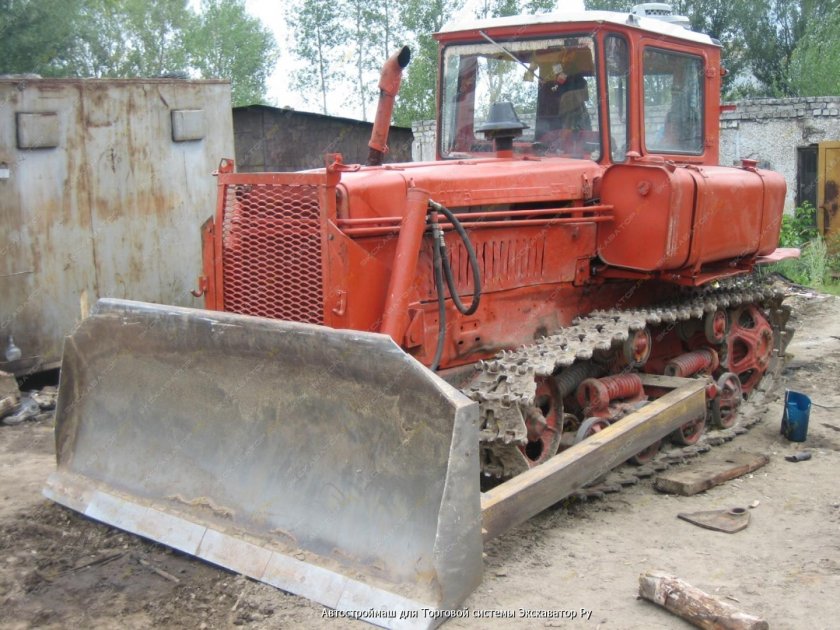 ДТ-75 бульдозер