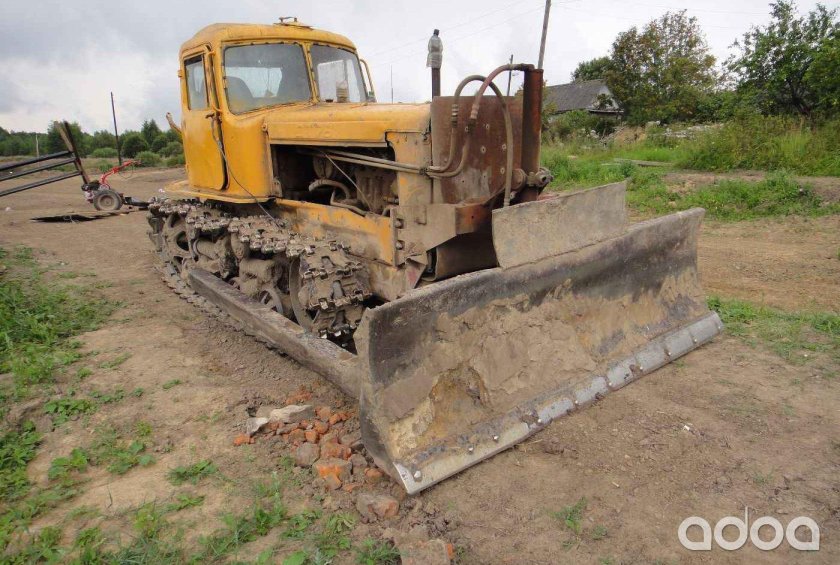 Трактор ДТ-75 бульдозер