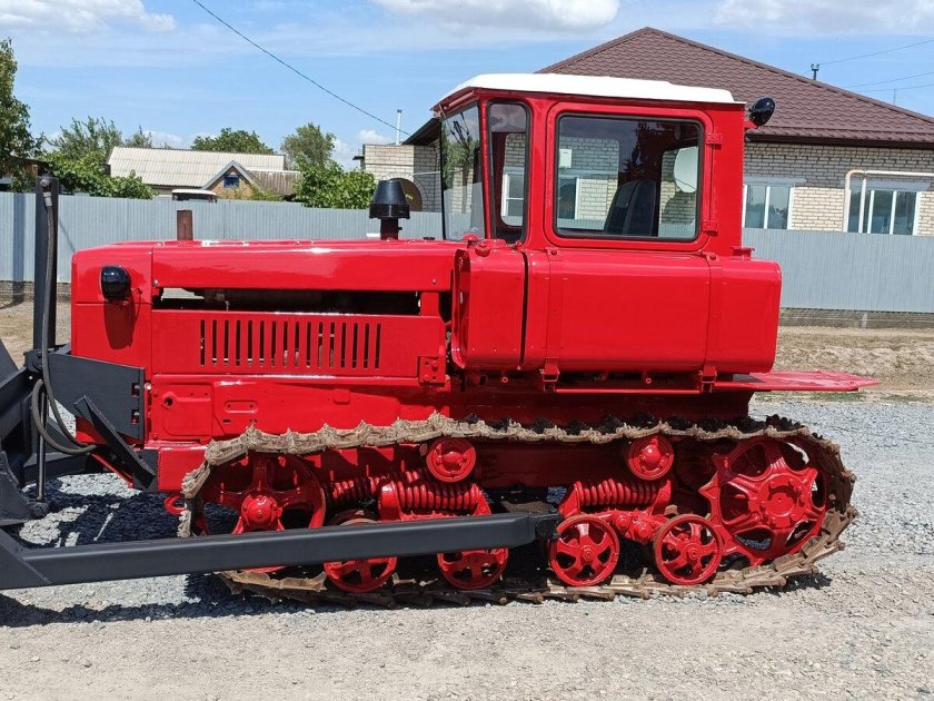 Трактор гусеничный дт-75т