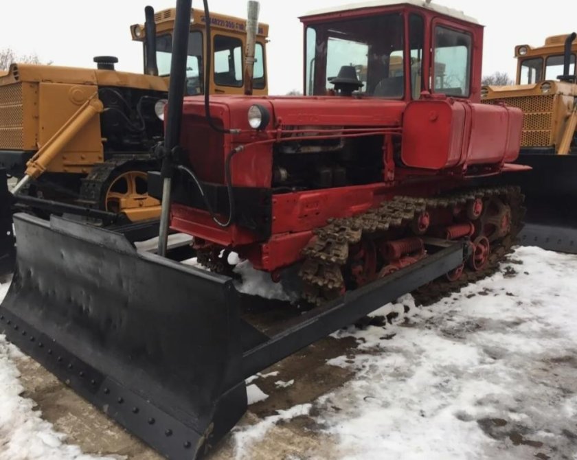 Трактор ДТ-75 бульдозер