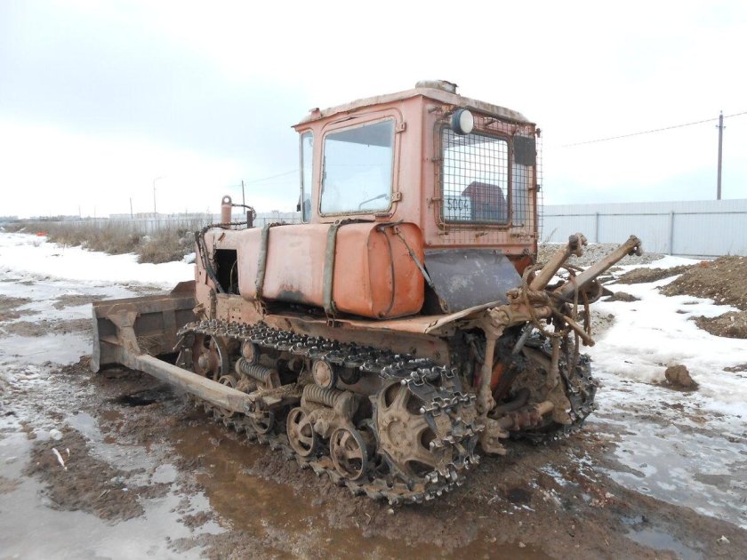 Гусеничный трактор дт75 бульдозер
