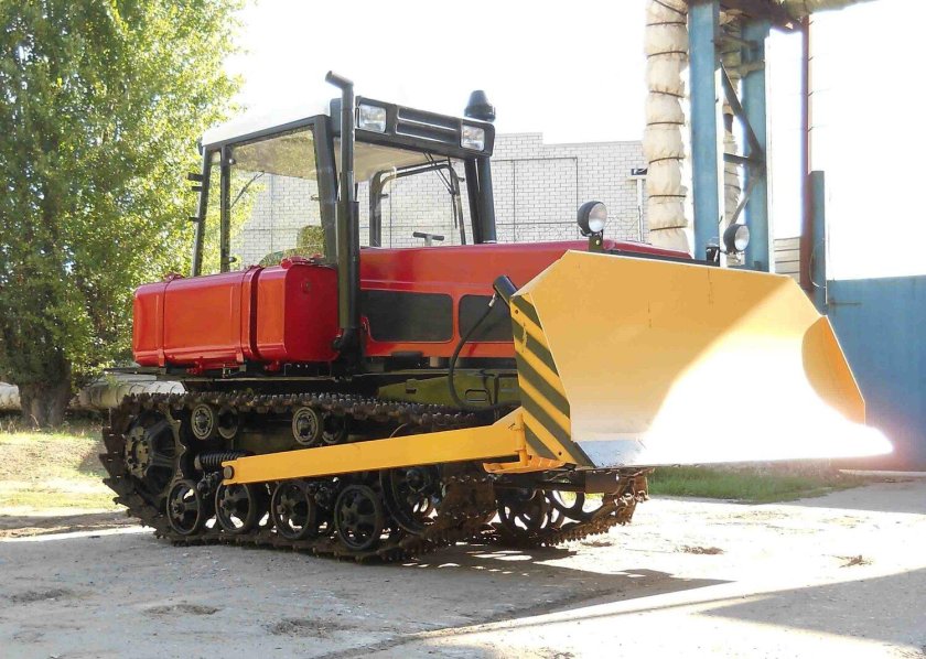 ДТ-75 бульдозер