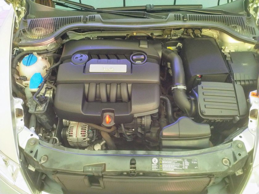 Шкода Октавия а5 1.6 подкапотка