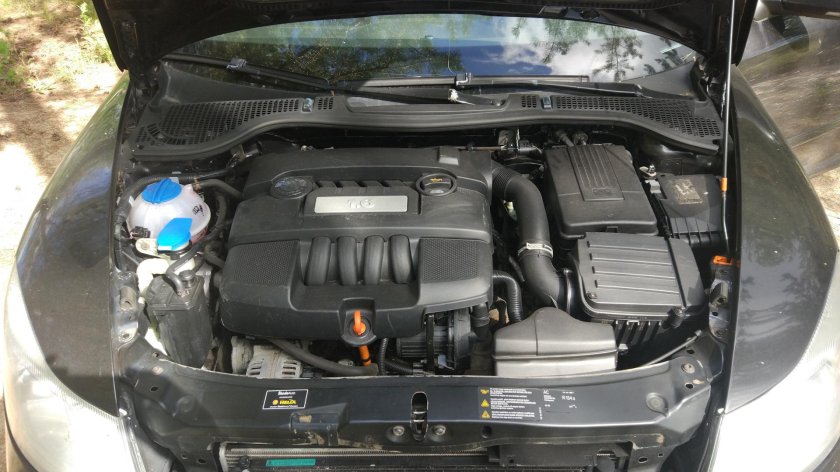 Шкода Октавия а5 1.6 подкапотка