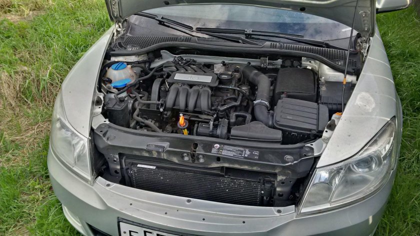 Моторный отсек Шкода Октавия а5