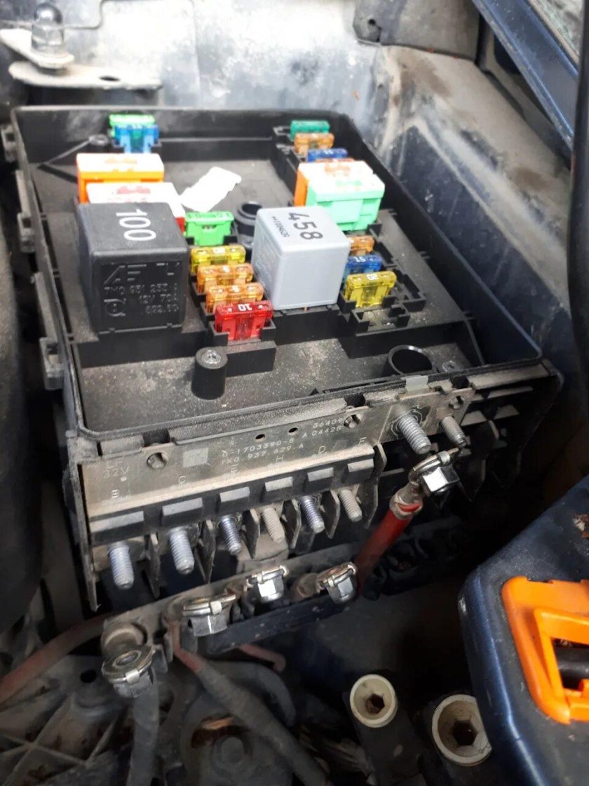 Skoda Octavia a5 монтажный блок