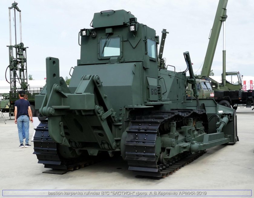 Бронированный бульдозер б12 м2