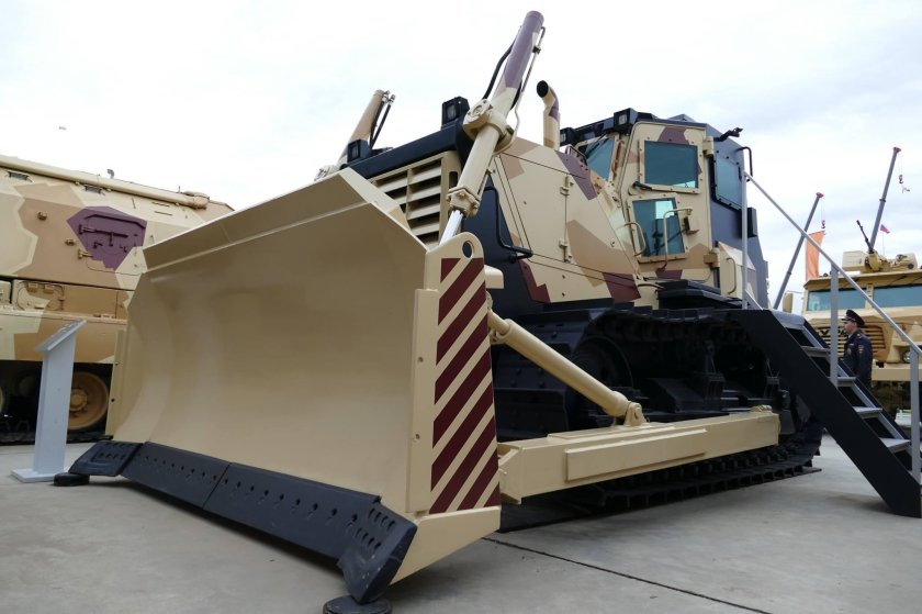 Бронированный бульдозер б10м2с