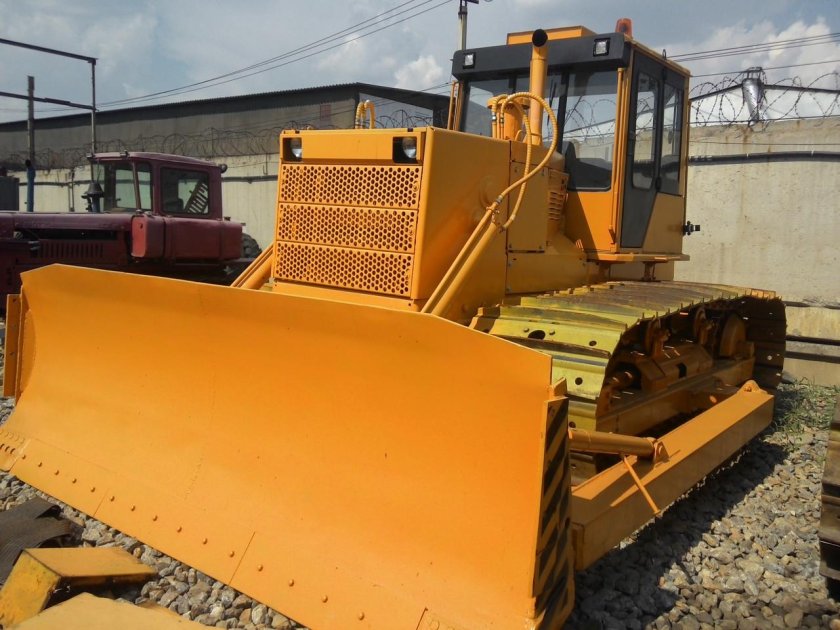 Бульдозер ЧТЗ б10м2