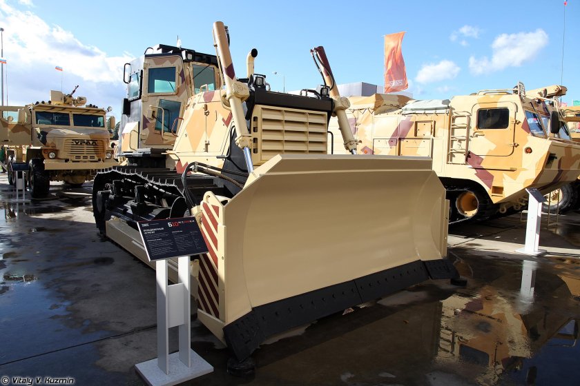Бронированный бульдозер б10м2с