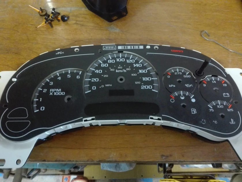 Chevrolet Tahoe 2005 приборная панель