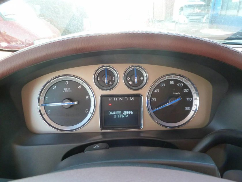 Приборка Тахо 900