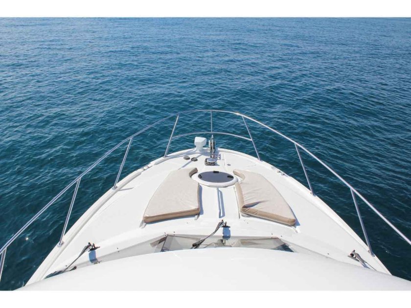 Парусник яхта