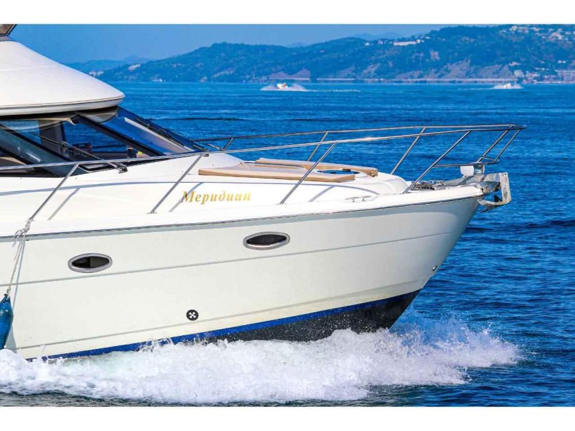 Моторная яхта