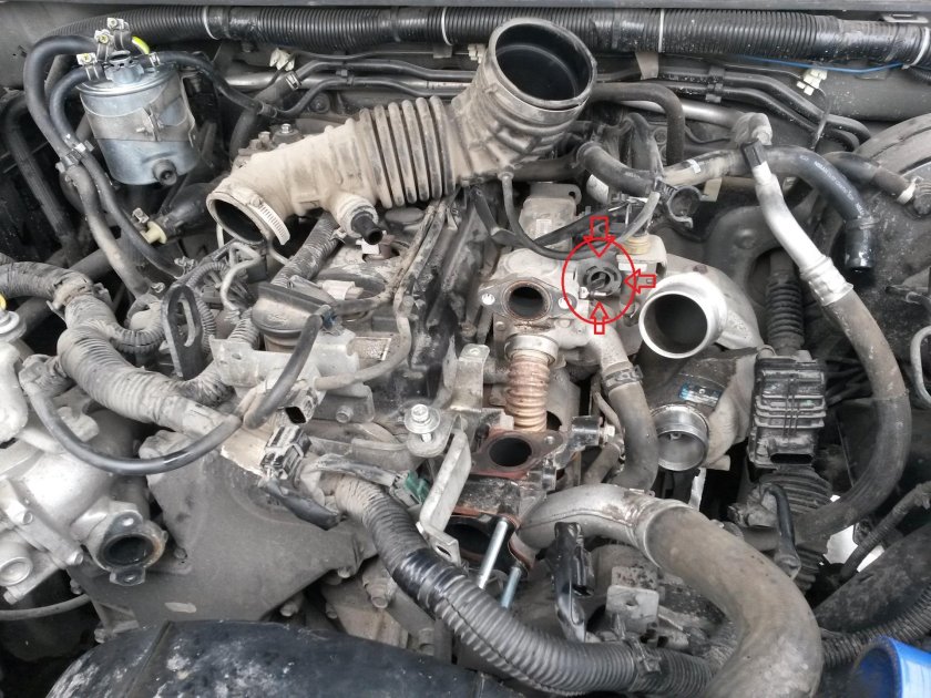 Клапан EGR Nissan Pathfinder 2011 2.5