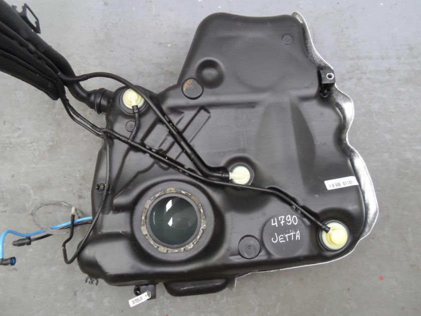 Бензобак Фольксваген Джетта 6