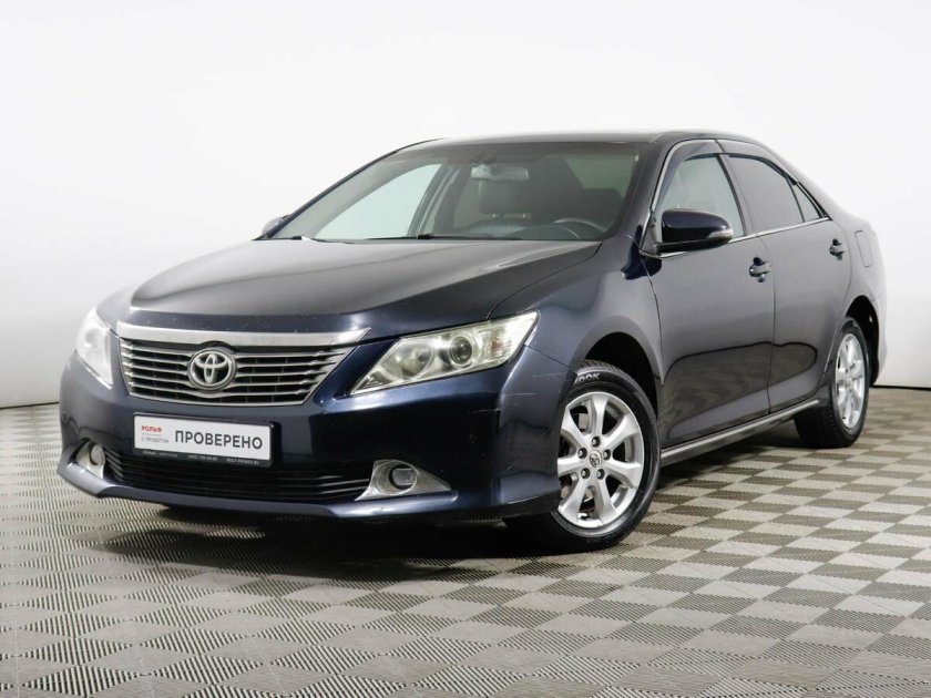 Тойота Камри 2012 г
