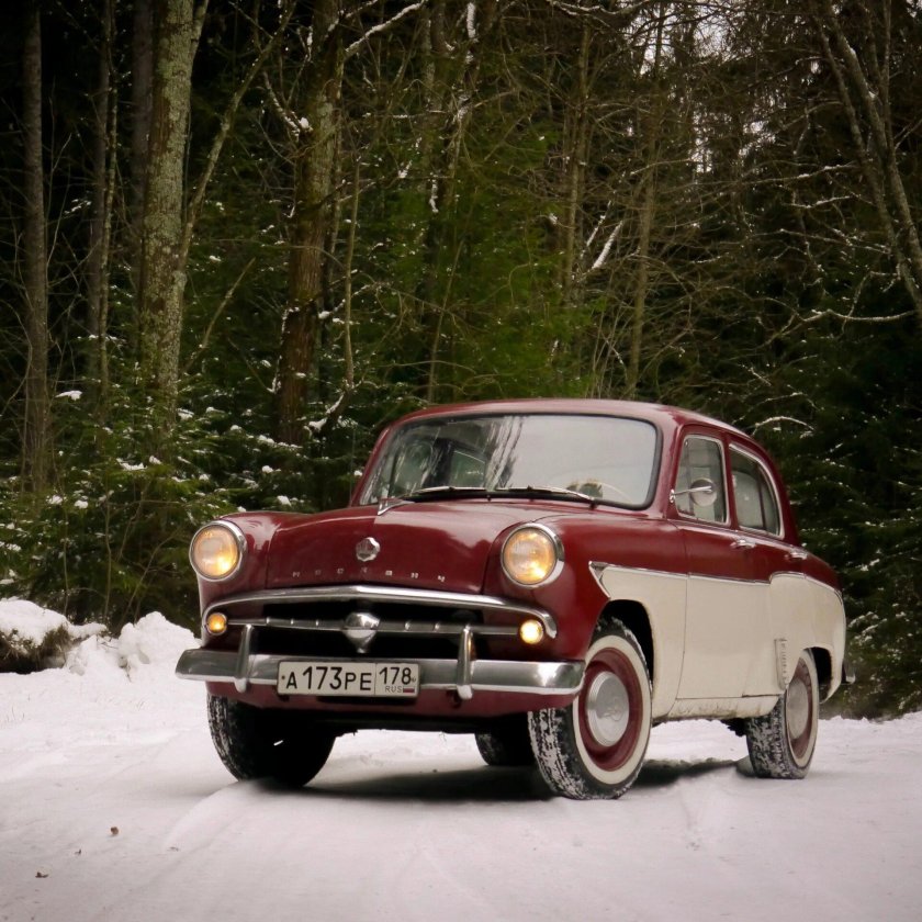 Москвич машина старая
