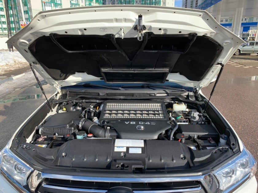 Land Cruiser 200 под капотом