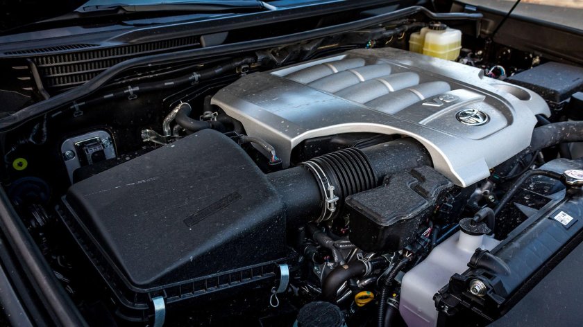 Toyota Land Cruiser engine