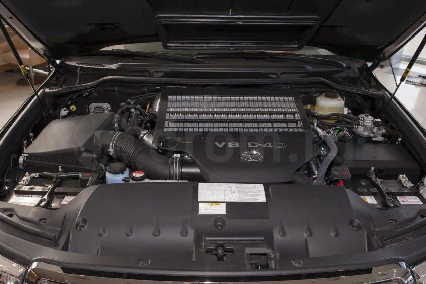 Тойота ленд Крузер 200 под капотом