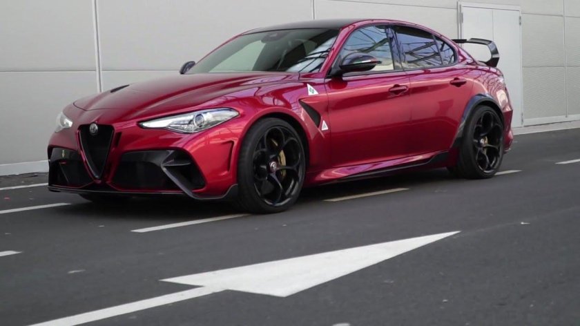 Alfa Romeo Giulia GTAM 2021