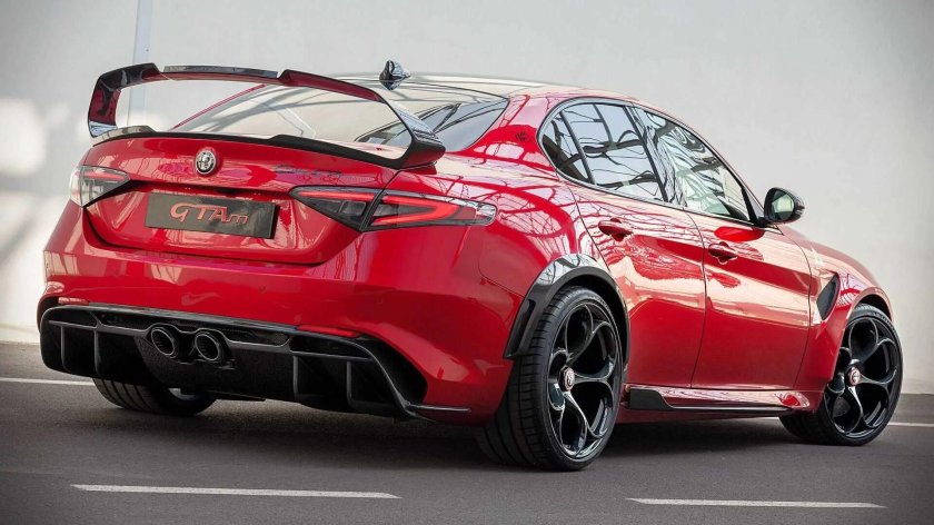 Alfa Romeo Giulia gt 2021