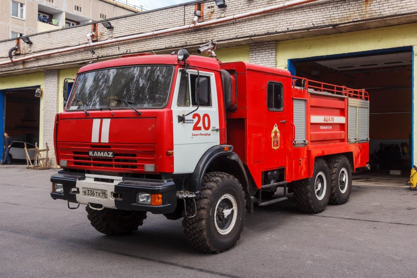 КАМАЗ 43118 АЦ 5-40