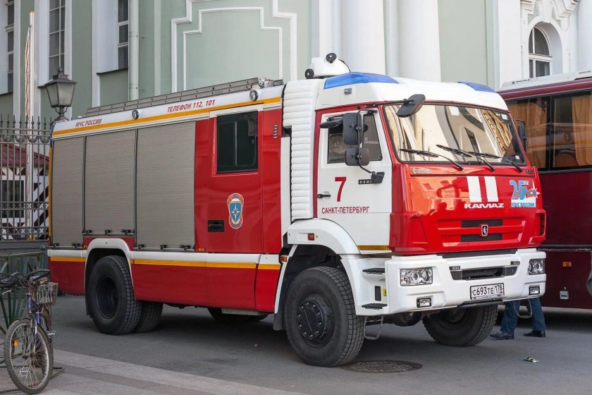 АЦ-3.2-40/4 КАМАЗ