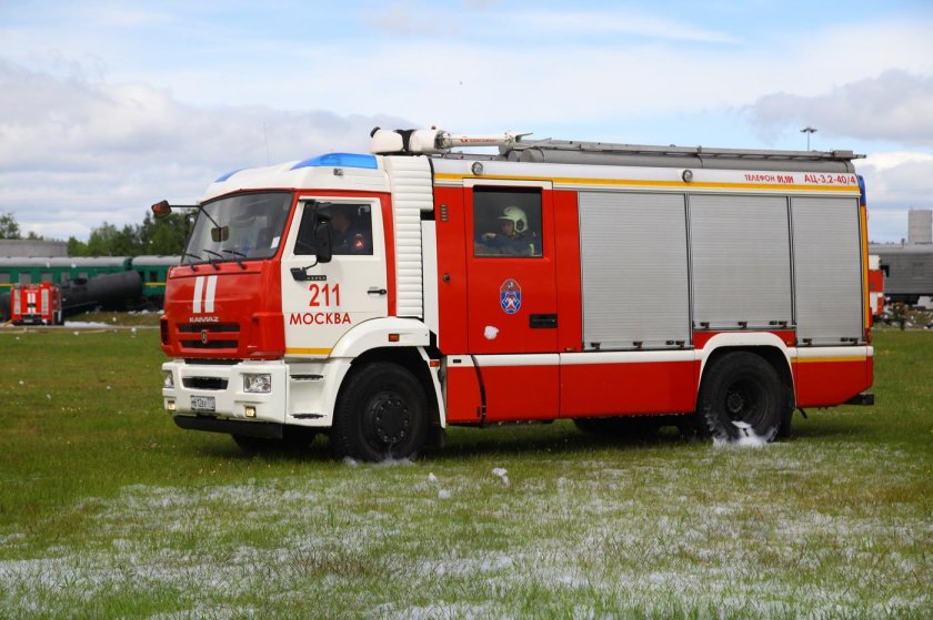 АЦ-3.2-40/4 КАМАЗ