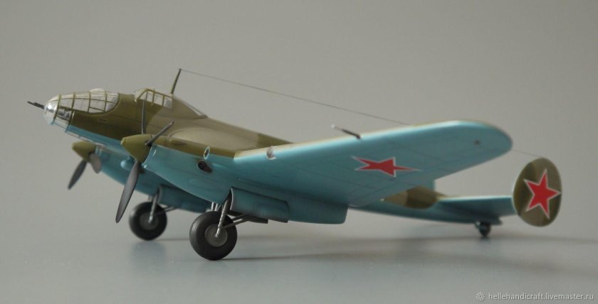 Бомбардировщик пе 2