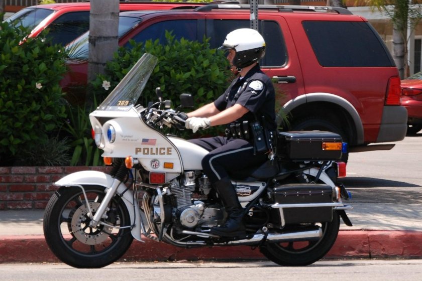 Кавасаки kz1000 Police