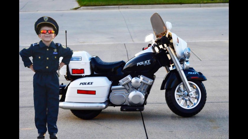 Полицейский мотоцикл Харлей Дэвидсон