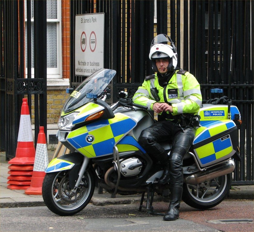 Полицейский мотоцикл