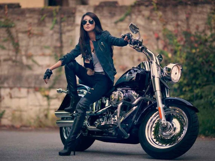 Селена Романова байкер