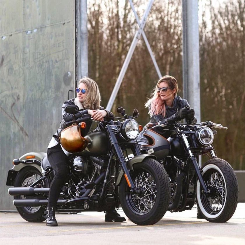 Женский Харлей Дэвидсон мотоцикл