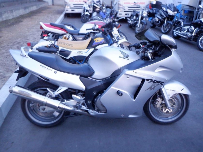 Мотоцикл honda cbr